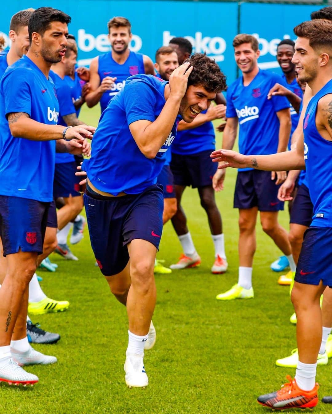 FCバルセロナさんのインスタグラム写真 - (FCバルセロナInstagram)「4️⃣ days for the next challenge: Gamper Trophy 🏆 💪 ¡Preparados! Preparats! 🔵🔴 Força Barça!」8月1日 4時59分 - fcbarcelona