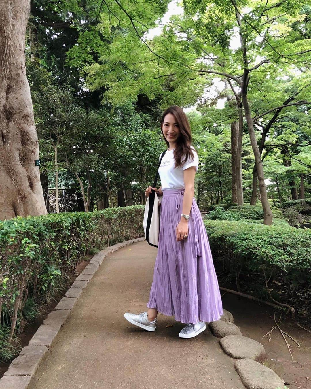 のインスタグラム：「おNEWのキラキラシューズを 履いてカジュアルコーデ👟꙳★* インソールがふかふかで はき心地きもちいいよ☁️☁️☁️ . . TOPS// #COEL #コエル SKIRT// #milaowen #ミラオーウェン  SHOES// #DIANA #dianashoes #plusdiana #ダイアナ #プラスダイアナ BAG// #COEL #コエル . . #fashion #instafashion﻿﻿﻿﻿﻿﻿﻿﻿﻿﻿﻿﻿﻿﻿﻿﻿﻿﻿﻿﻿﻿﻿﻿﻿﻿﻿﻿﻿ #coordinate #outfit #ootd﻿﻿﻿ #fashionlover﻿﻿﻿﻿﻿﻿﻿﻿﻿﻿﻿﻿﻿﻿﻿﻿﻿﻿﻿﻿﻿﻿ ﻿﻿﻿ #162cm #162センチコーデ﻿﻿﻿﻿﻿﻿﻿﻿﻿﻿﻿﻿﻿﻿﻿﻿﻿﻿﻿﻿﻿﻿﻿﻿﻿﻿﻿﻿ #シンプルコーデ﻿﻿﻿﻿﻿﻿﻿﻿﻿﻿﻿﻿﻿﻿﻿﻿﻿﻿﻿﻿﻿﻿﻿﻿﻿﻿ ﻿﻿#カジュアルコーデ﻿﻿﻿﻿﻿﻿﻿﻿﻿﻿﻿﻿﻿﻿﻿﻿﻿﻿﻿﻿﻿ #大人カジュアル﻿﻿﻿﻿﻿﻿﻿﻿﻿﻿﻿」