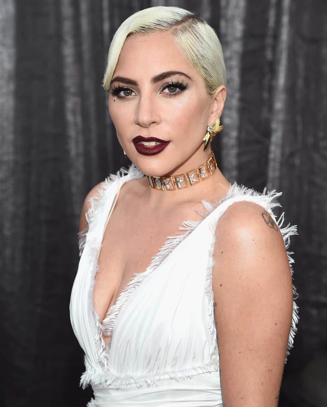 Just Jaredさんのインスタグラム写真 - (Just JaredInstagram)「@ladygaga was seen kissing a new man and his ex wife just posted something that has fans talking! Tap this pic in the LINK IN BIO to see what happened.  #LadyGaga Photo: Getty」7月31日 23時39分 - justjared