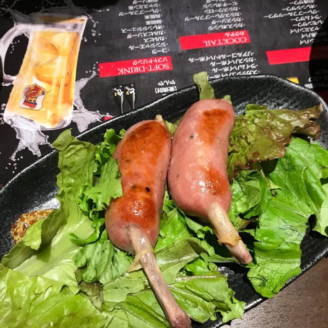 のインスタグラム：「ウィンナーうまうまー ・ 場所は分からん ・ しゃべりに夢中(^-^) ・ #休日ランチ#ランチ #フード #食べ物 #静岡グルメ #静岡ランチ #パン🥐 #インスタ映え #酒飲み #静岡 #おすすめランチ#ラーメン🍜 #おすすめカフェ☕️#静岡市パン屋 #デザート #スイーツ🍰 #インスタフード  #グルメ #静岡市ランチ #静岡市グルメ #静岡市カフェ #静岡市 #美味しいもの大好き #旨い ・ ・ 静岡市の食通さんと繋がりたい 情報交換求む  もっと美味しい店知りたい ・ #followme #eat #grumet #food #cafe」