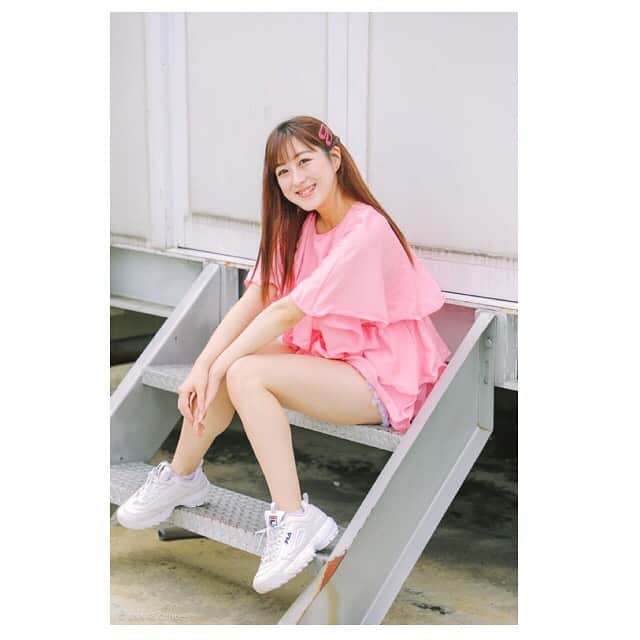 のインスタグラム：「ขอบคุณ ทุกคน ที่ มา ดู Digital Studio ใน วันนี้ นะคะ🥰💕 รู้สึก ว่า ไม่ได้ ไป Digital Studio นาน นิดหน่อย นะ🤔 แล้ว ก็ ขอบคุณ สำหรับ ของขวัญ และ จดหมาย มอบให้ รินะ นะคะ😌💕 ดีใจ มาก เลย ค่ะ٩(ФωФ)و  今日のデジタルスタジオ見に来てくれた皆さん！ ありがとうございました🥰 ちょっと久しぶりのデジタルスタジオだった気がする🤔 そしてプレゼントやお手紙ありがとうございます😌💕 うれずなー٩(ФωФ)و  #bnk48digitalstudio #izurinabnk48 #izutarinabnk48 #rinaizutabnk48 #izurinacgm48 #izutarina #izurina #伊豆田莉奈 #いずりな #bnk48 #cgm48」