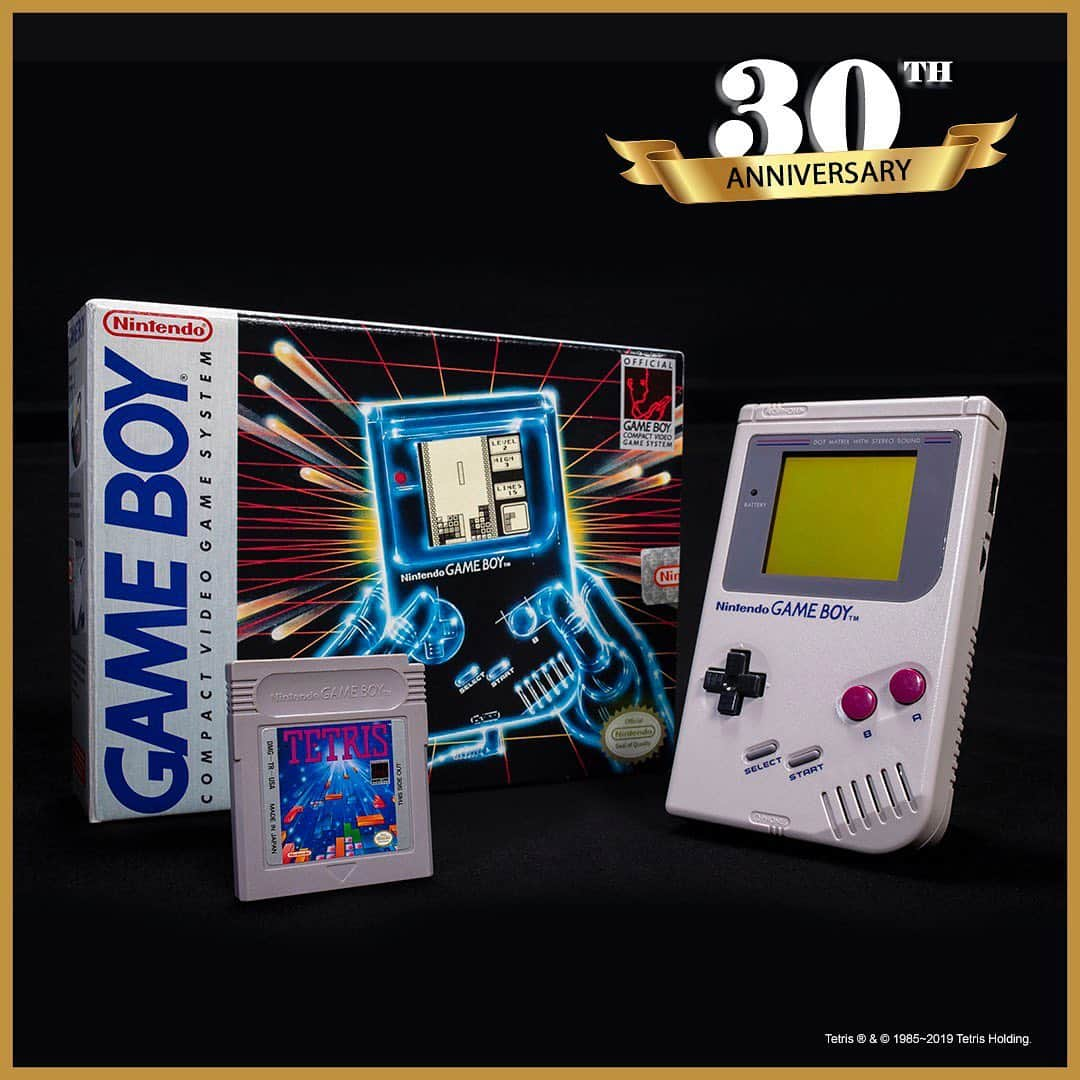 任天堂アメリカさんのインスタグラム写真 - (任天堂アメリカInstagram)「On this day in 1989 the original #GameBoy system released in North America, placing exciting Nintendo games right into the palm of your hand! Here’s to 30 years of playing with PORTABLE POWER!」7月31日 23時59分 - nintendoamerica