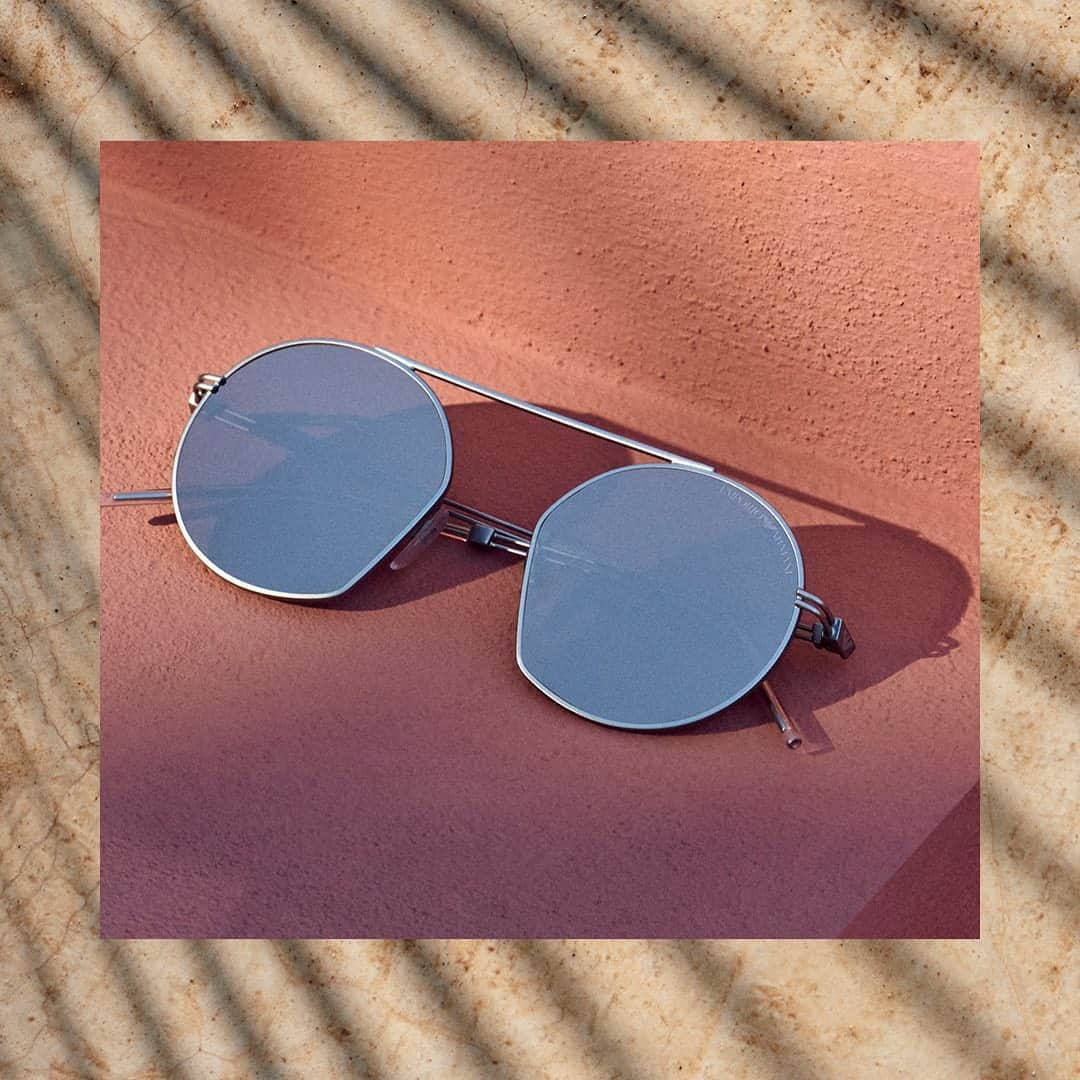 Armani Officialさんのインスタグラム写真 - (Armani OfficialInstagram)「Unusual sunglasses for a super hot summer #EAsunglasses」8月1日 0時10分 - emporioarmani