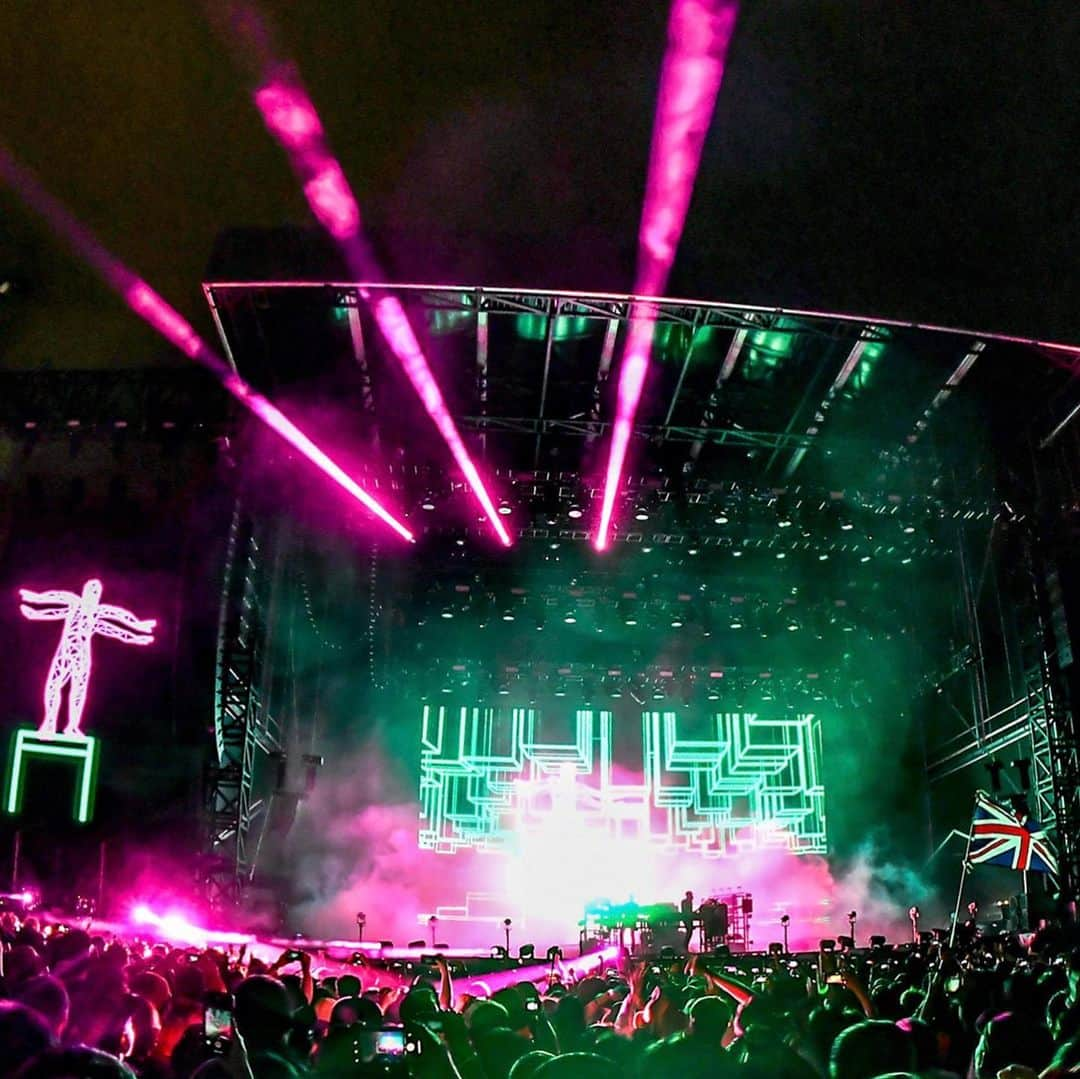 フジロック・フェスティバルさんのインスタグラム写真 - (フジロック・フェスティバルInstagram)「📸THE CHEMICAL BROTHERS JULY 26 FRI - GREEN STAGE . Photo by Masanori Naruse @mnp.hoto  #thechemicalbrothers #chemicalbrothers #ケミカルブラザーズ #fujirock #fujirockfestival #フジロック」8月1日 0時07分 - fujirock_jp