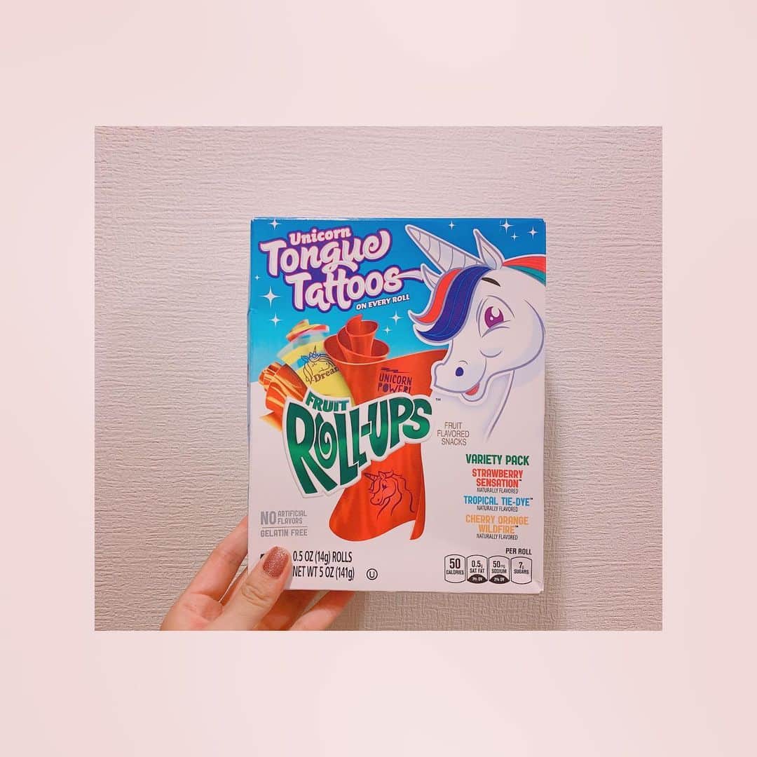 井口裕香さんのインスタグラム写真 - (井口裕香Instagram)「🇺🇸 #fruitrollup 懐かしのお菓子を見つけて思わず買ってしまった…！」8月1日 0時19分 - ooo31_iguchiyuka_31ooo
