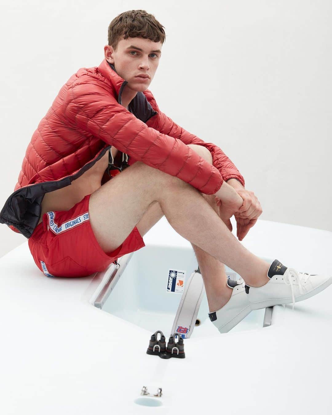 のインスタグラム：「@carshoe ’Smooth’ Sneakers as seen on "G" of @gazzettadellosport  Photographed by @derosanicola  Styled by @gianlucazappoli  #CarShoeInThePress」