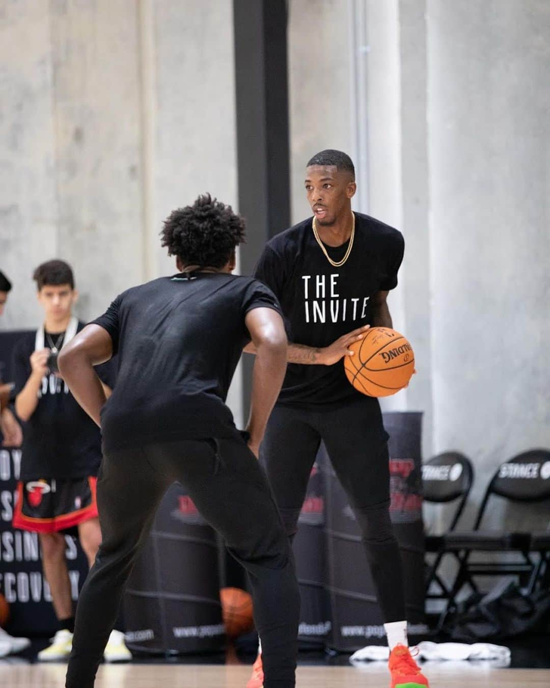 ドウェイン・ウェイドさんのインスタグラム写真 - (ドウェイン・ウェイドInstagram)「It’s about brotherhood, knowledge of the game & equipping the next generation. We putting in that work all week! #DwadeInvitational #TheInvite #FeelNoLimits 🤝: @biofreeze」8月1日 0時32分 - dwyanewade