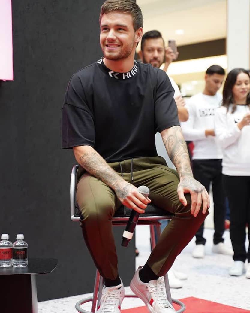 Men's Fashion Postさんのインスタグラム写真 - (Men's Fashion PostInstagram)「@liampayne in @hugo_official during the HUGO x Liam Payne capsule collection event in Miami #iamHUGO #HUGOxLiamPayne」8月1日 0時37分 - mensfashionpost