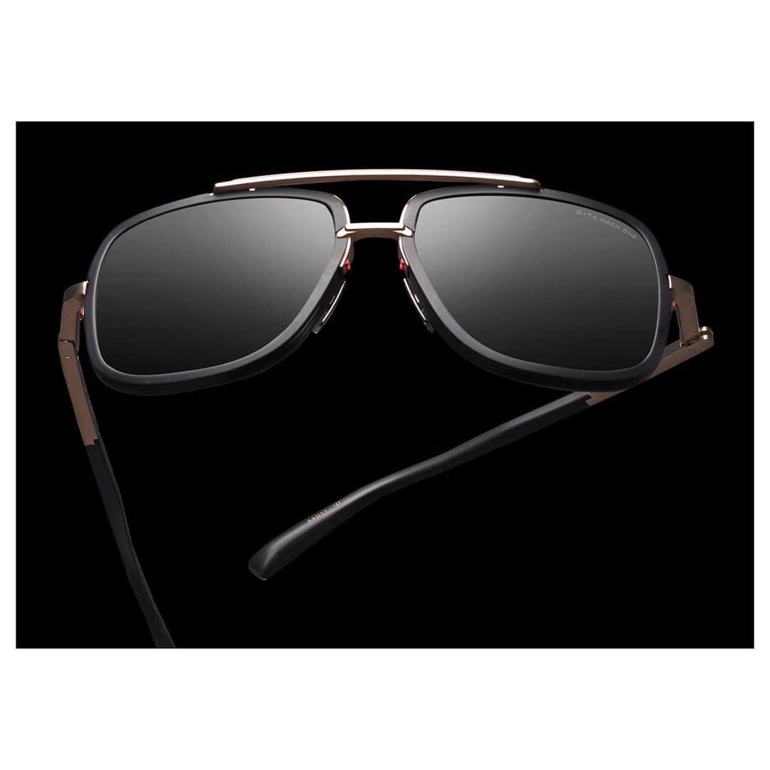 ディタのインスタグラム：「The iconic #DITA Mach-One has a titanium front frame and acetate rim detail, custom nose pads, acetate temple tips and is finished with a double nylor detail — shown here in Black/Rose Gold #CategoryOfOne DITAeyewear #DITAsunglasses」