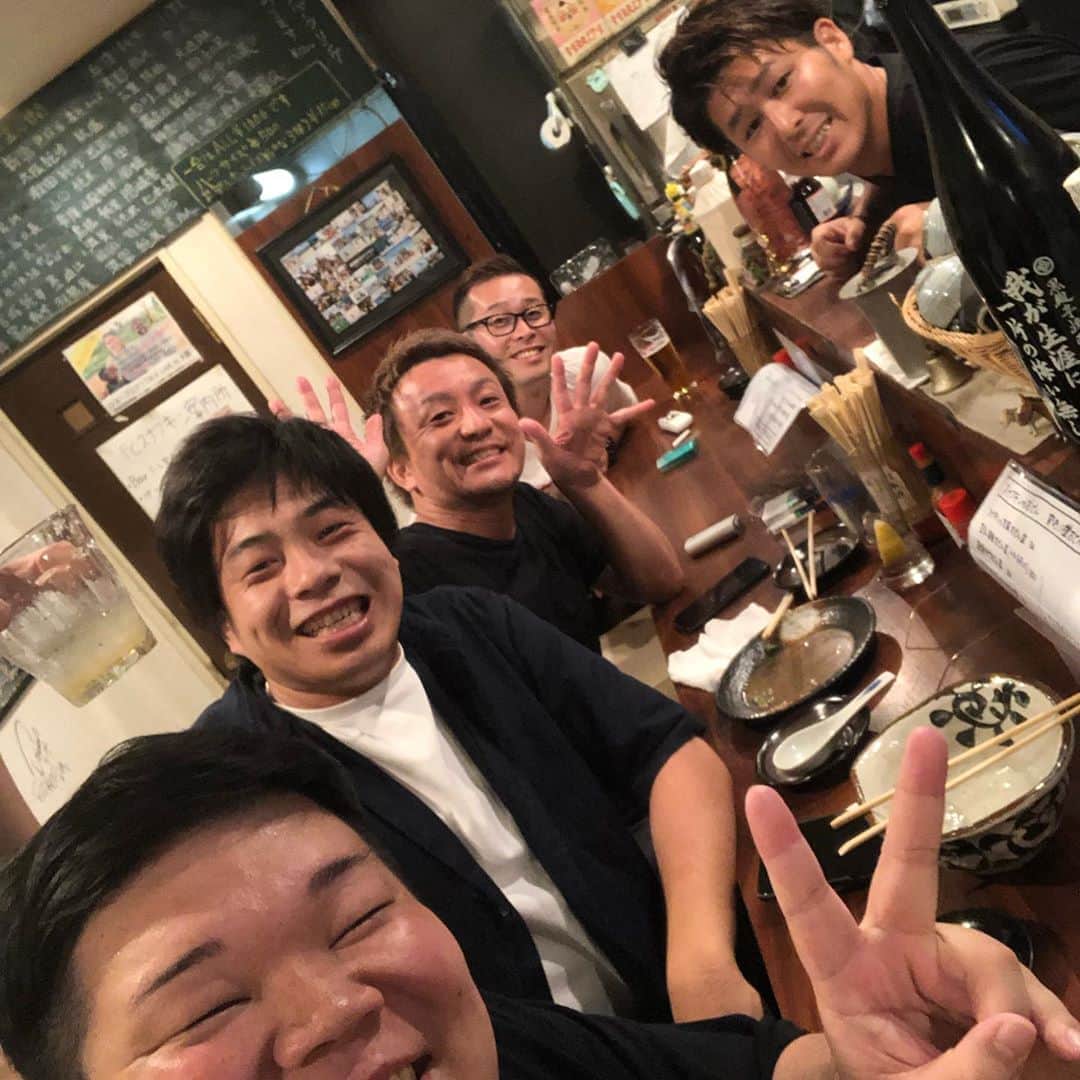 カバのインスタグラム：「今日のでぶ活。 久しぶりにスナフキン行って来ました！ここの変わり種おでんが美味しいのよ！🙆‍♂️✨今日はお腹いっぱいで食べれなかったけど！いやほんまにほんまに！ あぁ、痩せたい！ . #本日のでぶ活 #でぶ活 #バンビーノ #バンビーノ藤田 #一平さん #スナフキン #おでん #変わり種 #くわさん #bangs #藤田の同級生美容師 #どちらも行く価値あり #皆さんも是非 #あぁ、痩せたい」