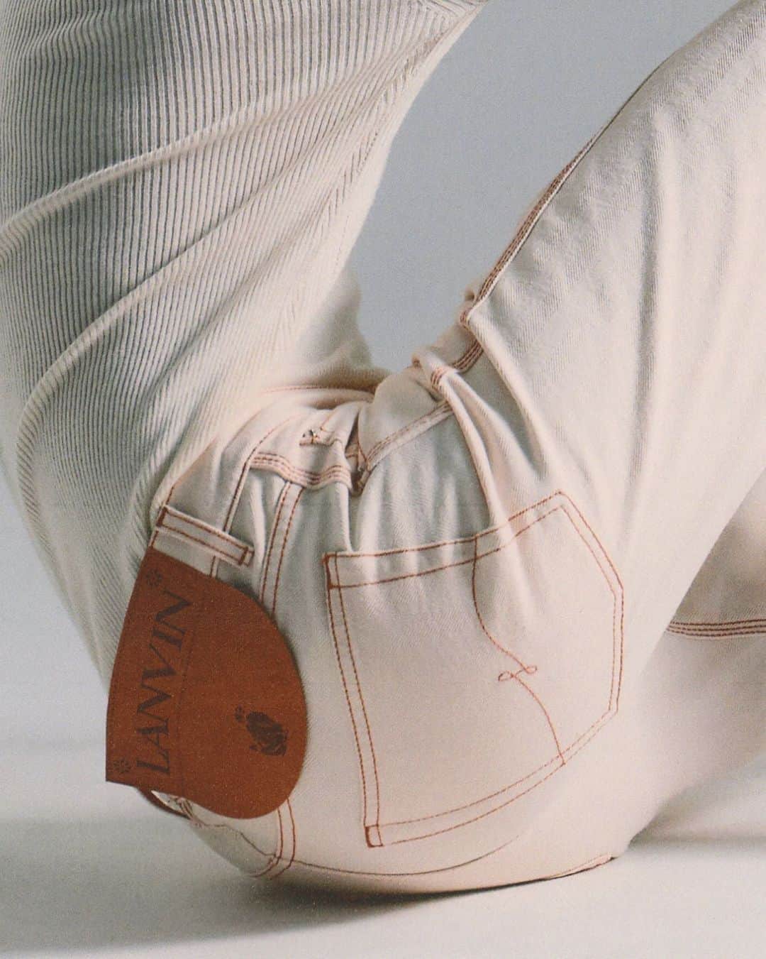 ランバンのインスタグラム：「The ecru version of the #LanvinDenim pants. Photography: @francoisquillacq #LanvinbyBrunoSialelli」