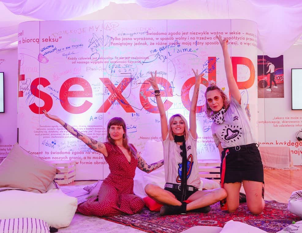 アニヤ・ルービックさんのインスタグラム写真 - (アニヤ・ルービックInstagram)「Tak się działo u Nas w namiocie @sexEdPL na @audioriver Wielkie dzięki dla całego teamu #sexedPL i @spolecznykomitetdsaids !」8月1日 1時18分 - anja_rubik