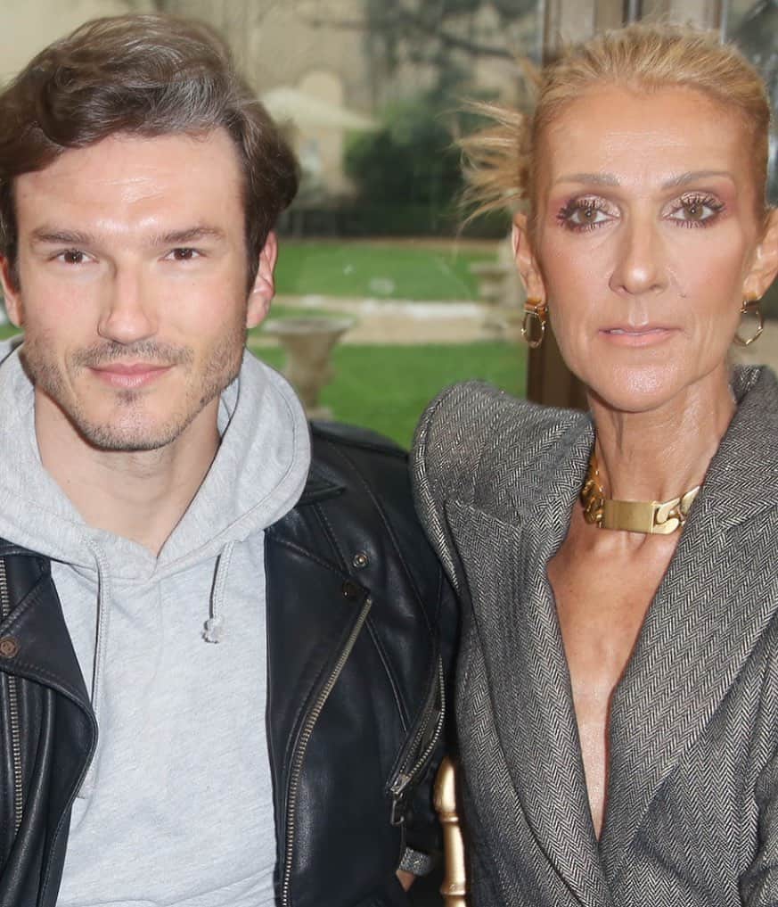 Just Jaredさんのインスタグラム写真 - (Just JaredInstagram)「@celinedion’s team just responded to a story that was published claiming her friend and backup dancer @p.e.p.e.munoz is “isolating her.” Tap this pic in the LINK IN BIO to see the statement.  #CelineDion Photo: Instar」8月1日 1時26分 - justjared
