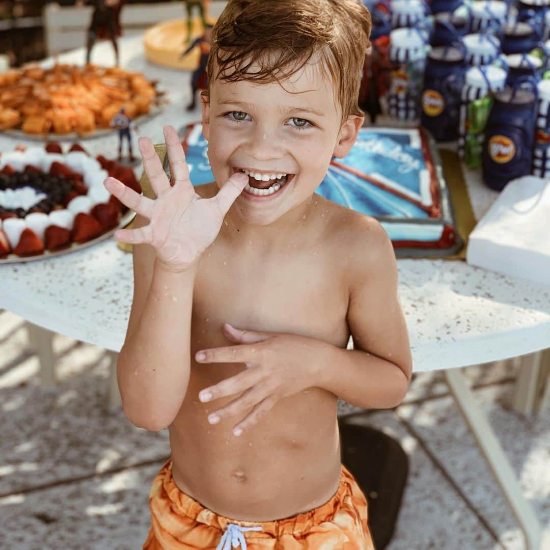 Cara Van Brocklinさんのインスタグラム写真 - (Cara Van BrocklinInstagram)「We had so much fun celebrating this dude yesterday!! And he said thanks for all the sweet bday wishes 😘」8月1日 1時53分 - caraloren