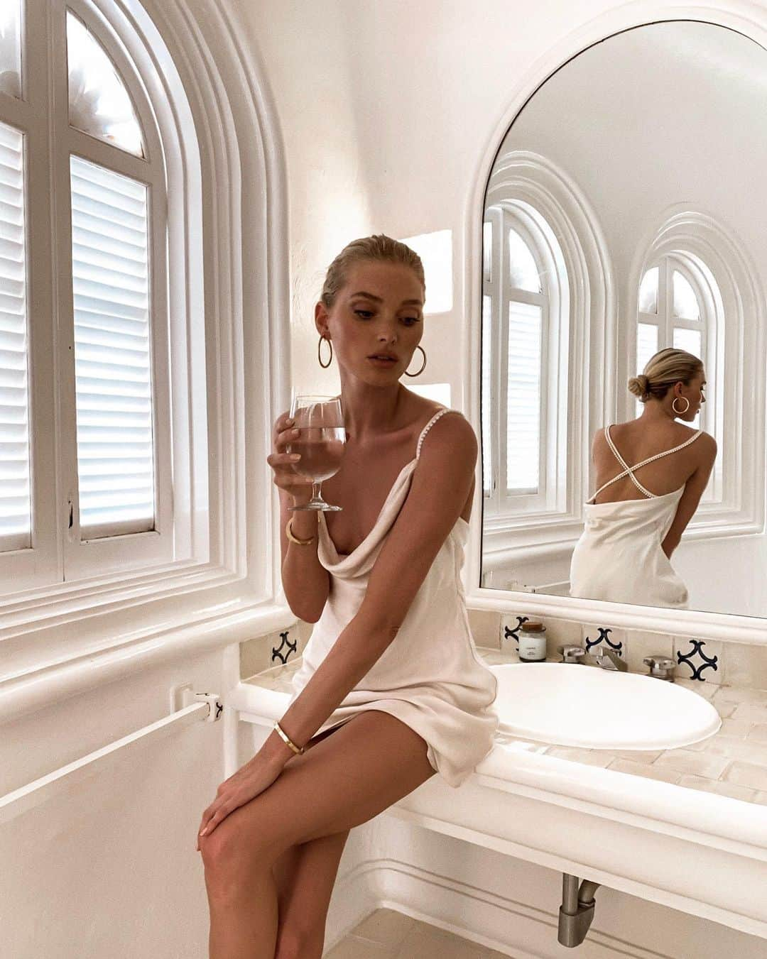 エルザ・ホスクさんのインスタグラム写真 - (エルザ・ホスクInstagram)「🛁🛁🛁」8月1日 2時31分 - hoskelsa