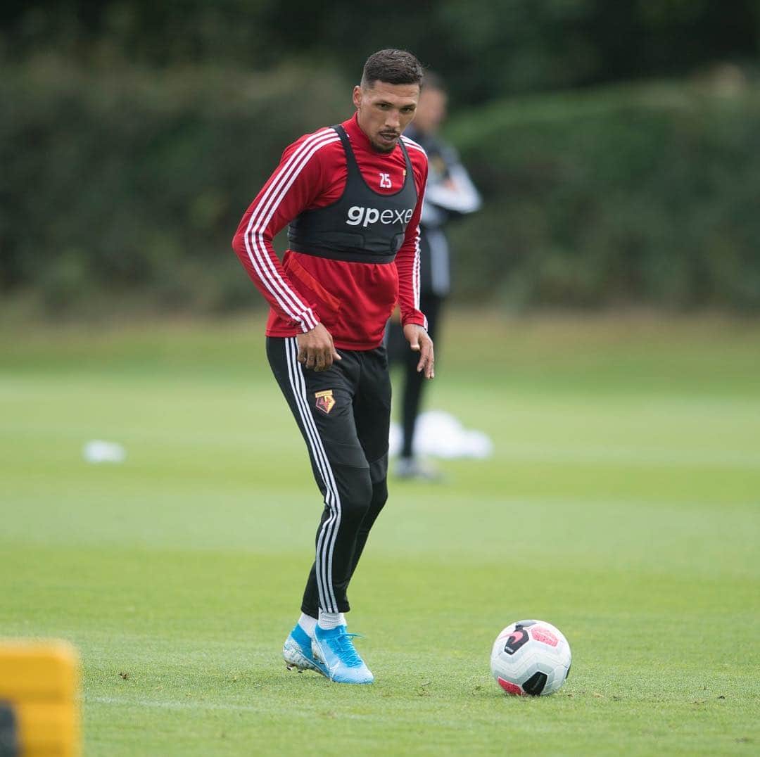 ヨゼ・ホレバスのインスタグラム：「Another day of hard work - 10 days until the @premierleague start. 🔥⚽️」