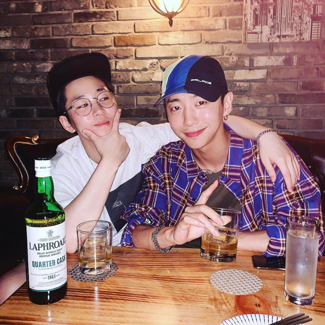 DINDINのインスタグラム：「몸조심! 빨리와라 @bangstergram 👋🏻👋🏻👋🏻 #방용국 #딘딘 #동네주민 #orangedrive」