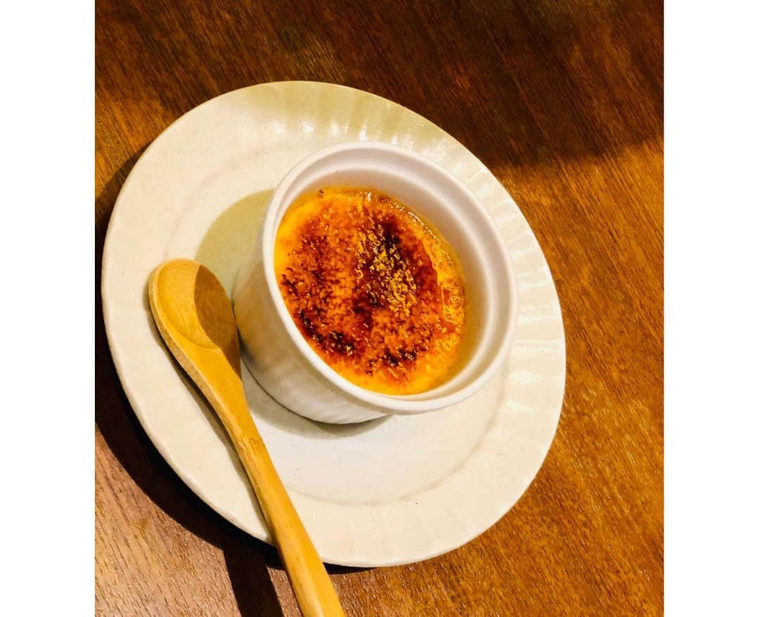 織田千穂さんのインスタグラム写真 - (織田千穂Instagram)「美食米門品川店へ…❤️✨ インスタ映えオンパレードの メニュー達‪\(ᯅ̈ )/‬‼️ 運ばれてくる度に思わず歓声が…🤣💕 * とっても豪華な雰囲気の店内で 絶品なお料理達… お店の名前の通り美食を堪能です🍽❤️✨ * 最後に食べたプリンの味が忘れられない😢 美味し過ぎてお代わりしようか 本気でかなり悩んだ…🌀 今回我慢したので次回また(о'￢'о) 詳しくは…食べログに書きます✍💕 * この日はゆきちゃんとお揃いピアス👂🏻🎶 ↓ @queen.lupis ピアス(v0632) ✼••┈┈┈┈┈┈┈┈┈┈┈┈┈┈┈┈••✼ #美食米門品川店 #美食米門 #インスタ映え #肉食女子 #フォトジェ肉 #肉活 #肉会 #グルメ部 #foodpic #l4l #foodie #品川ディナー #dinner #女子会 #japanesestyle #品川グルメ #飯テロ #ディナー #食べスタグラム #followme #instafood #japanesefood #foodstagram #フードスタグラム #肉スタグラム #instafollow #foodoftheday #japanesegirl  #グルメ好きな人と繋がりたい #肉好きな人と繋がりたい ✼••┈┈┈┈┈┈┈┈┈┈┈┈┈┈┈┈••✼」8月1日 13時04分 - chihoda