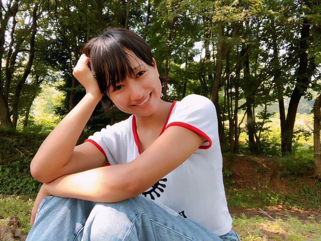 豊原江理佳のインスタグラム：「ばっさりいきました。 新しい自分になりたくて、思い切って切りました✂︎そしたら切った髪と一緒に色んな事が吹っ切れた！！これを機に、もっともっと自分の言いたい事を言って、やりたいことをやろうって思いました。 ずっと髪を伸ばしていたのでここまでのショートにするのは不安でいっぱいだったけど、(前日は緊張で眠れなかった笑)美容師さんがとっても素敵に切ってくださって！  ショートになった新しい私をどうぞよろしくお願いします☺︎」