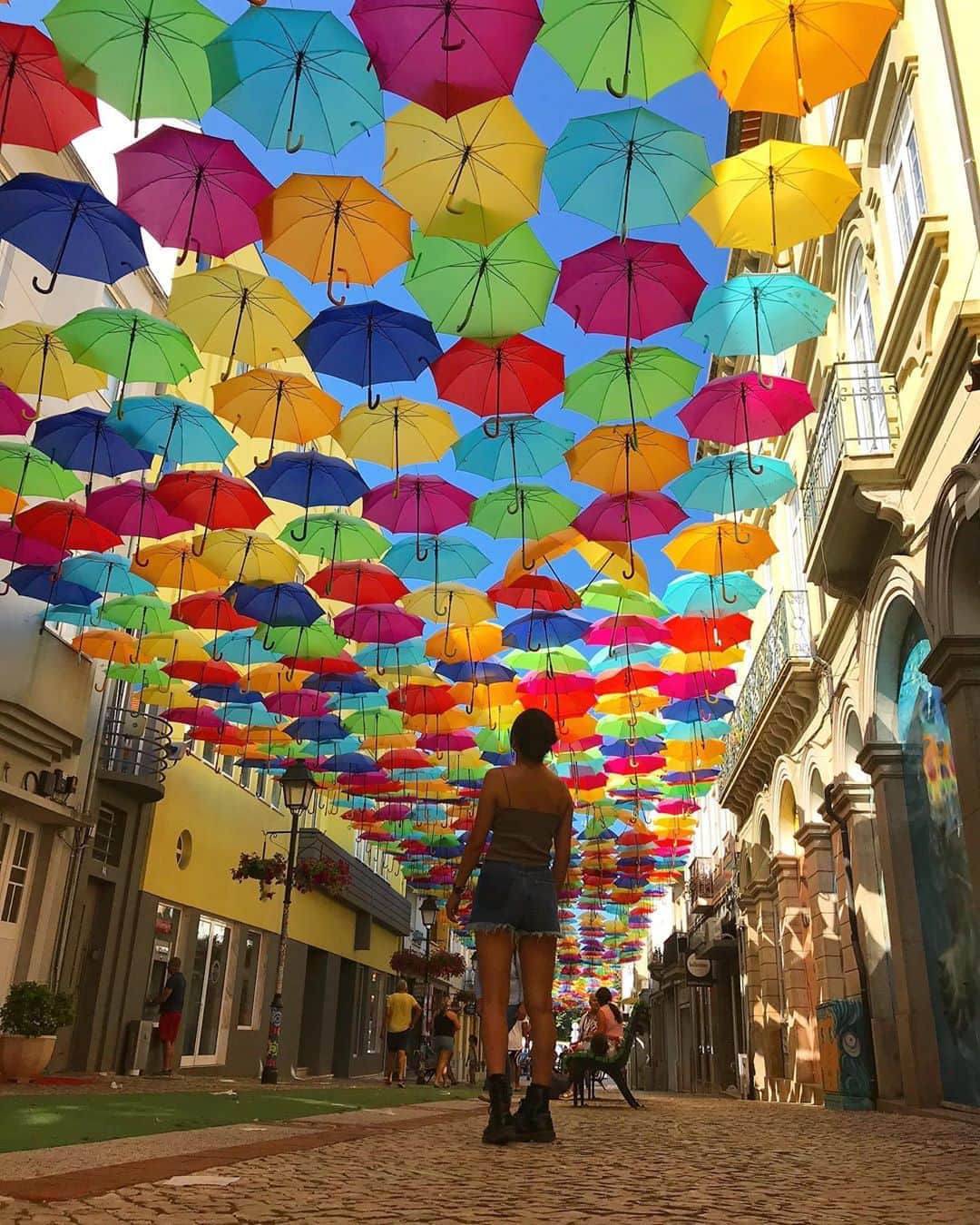 島田晴香さんのインスタグラム写真 - (島田晴香Instagram)「#umbrellafestival #portugal #傘 #우산」8月1日 13時32分 - shimadadesu_official