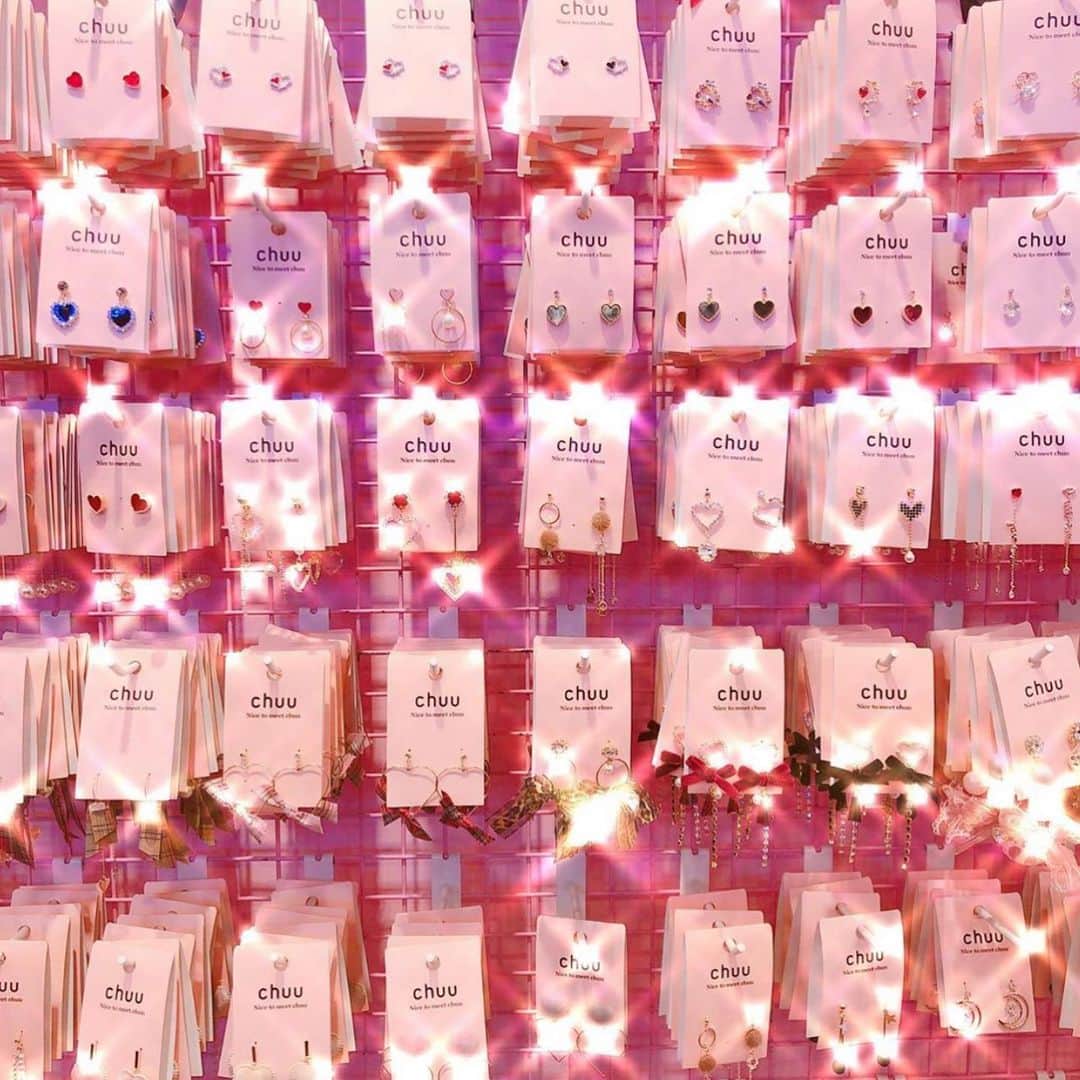 Chuuさんのインスタグラム写真 - (ChuuInstagram)「여기가 바로 핑크맛집 #츄플래그쉽스토어 💕」8月1日 13時46分 - chuu_official