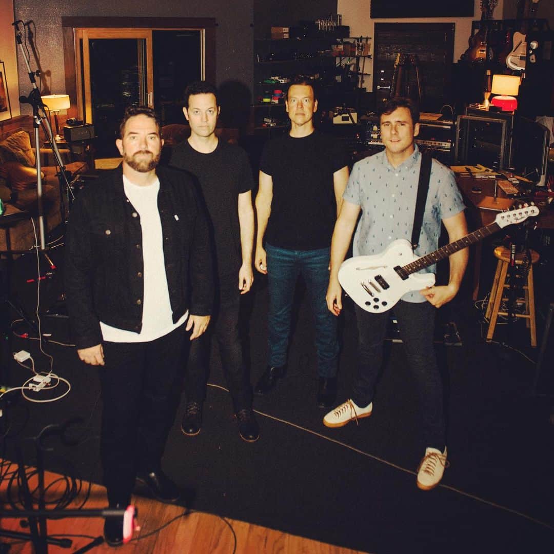 Jimmy Eat Worldのインスタグラム：「It feels amazing to be home. Can’t wait to play a hometown rock show tonight!! We hit the stage at 7:45. 📸: @ohalfin」