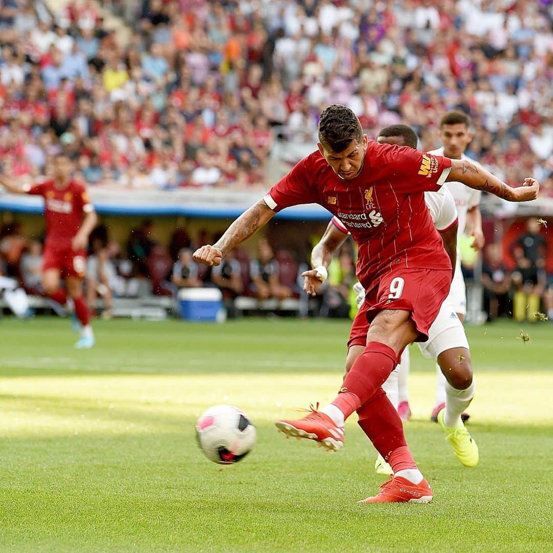 ロベルト・フィルミーノさんのインスタグラム写真 - (ロベルト・フィルミーノInstagram)「🔴」8月1日 5時26分 - roberto_firmino