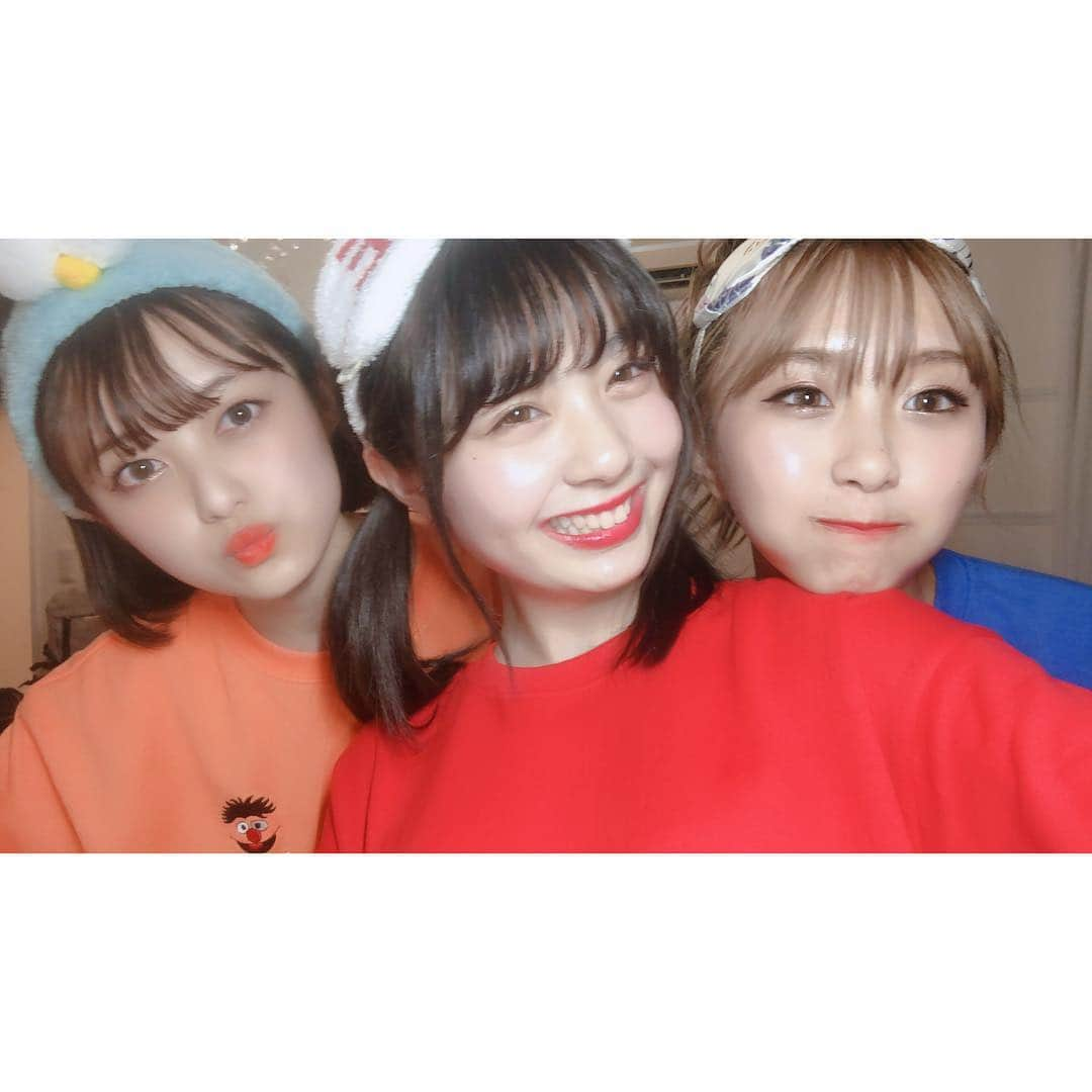 ゆなさんのインスタグラム写真 - (ゆなInstagram)「🍓🍓🍓 ･ ･ Popteen9月号発売されました‼️😳 表紙はめるるさんとねおさんの 素敵な表紙です🌟  たくさん学べた 莉子さんからのプロデュース企画😭 莉子さん本当に ありがとうございました‼️🙇‍♀️ そして、仲良し3人たぴたこみんのお泊まり企画‼️などなど‼️ 今月号もぜひ手に取って 読んで頂きたいです‼️ そして、皆様のおかげで好きなモデルランキング 『10位』を頂くことが出来ました😭 本当に本当にありがとうございます😭😭😭 書くのが大変なアンケートを いつも書いてくださっているファンの方、 本当に感謝でいっぱいです。  好きなモデルランキングベスト5に 入りたい。  今月も誌面アンケート宜しくお願い致します‼️🙇‍♀️ #popteen #popteen9月号  #ゆなたこ #jc3」8月1日 6時01分 - _yunachannel