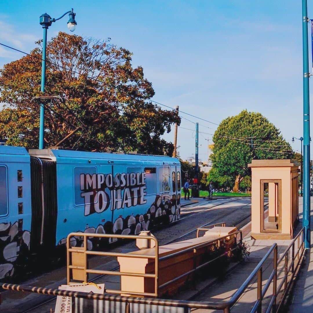 Vita Coco Coconut Waterのインスタグラム：「Like if you're hopping on the Pressed Coconut train.  Comment if you have another favorite flavor.」