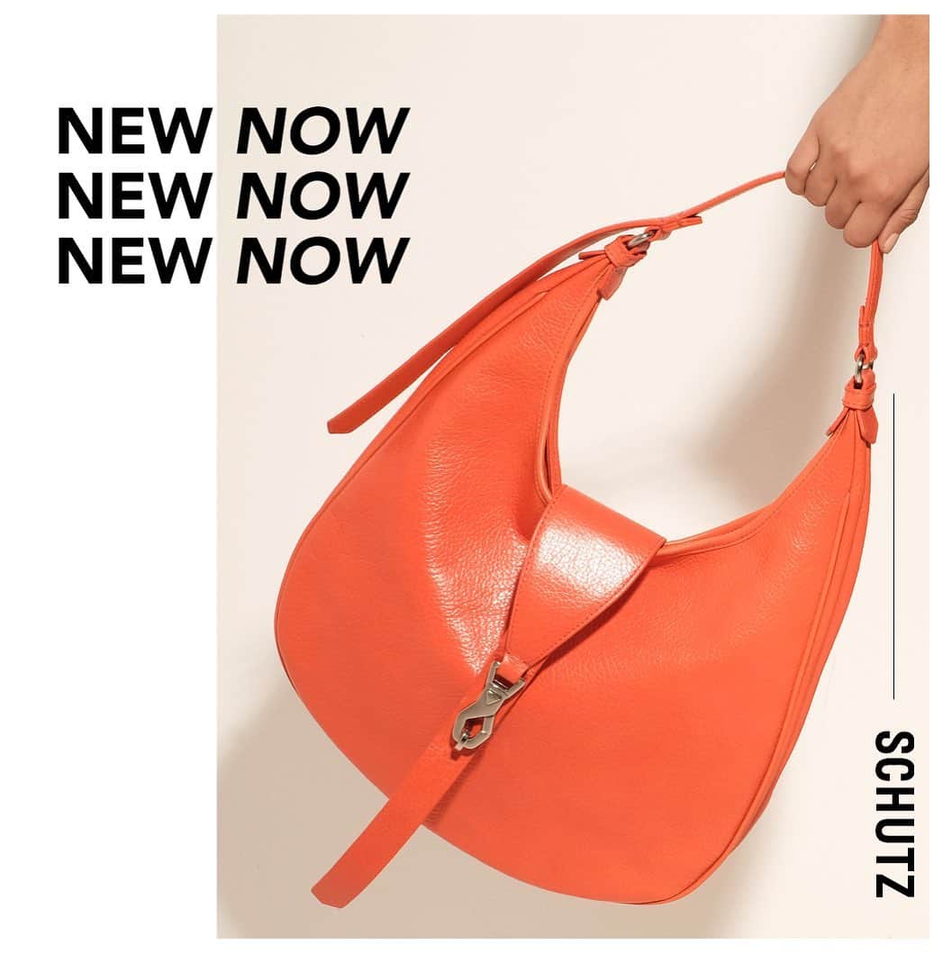 Schutzのインスタグラム：「NEW NOW: #schutzhandbags 🧡 #schutzresort」