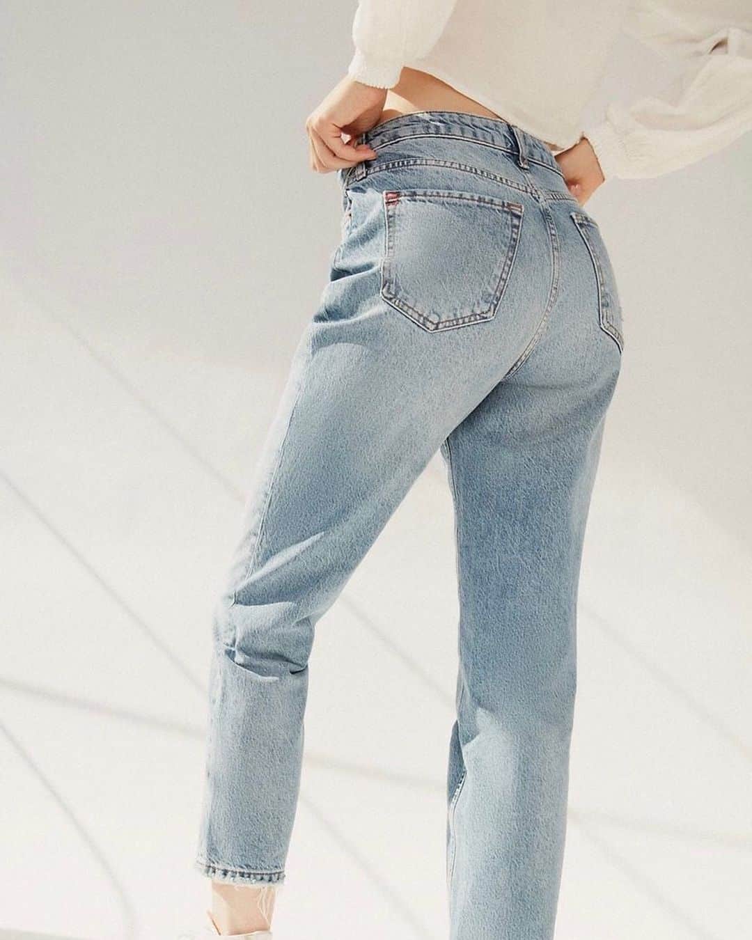 Urban Outfittersさんのインスタグラム写真 - (Urban OutfittersInstagram)「When you don't know what to wear, these are always the answer: the BDG Slim-Straight Jean. #UODenim」8月1日 6時18分 - urbanoutfitters