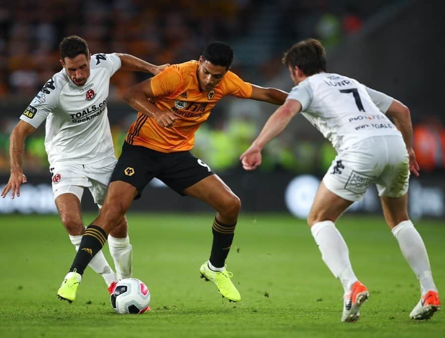 ラウール・ヒメネスさんのインスタグラム写真 - (ラウール・ヒメネスInstagram)「Ready for the @europaleague ⚽️🐺」8月1日 6時20分 - raulalonsojimenez9