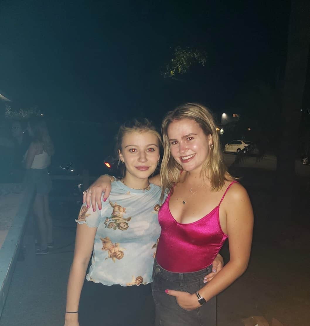 G・ハネリウスさんのインスタグラム写真 - (G・ハネリウスInstagram)「turns out slides transition perfectly from day to night 🤠」8月1日 6時27分 - ghannelius