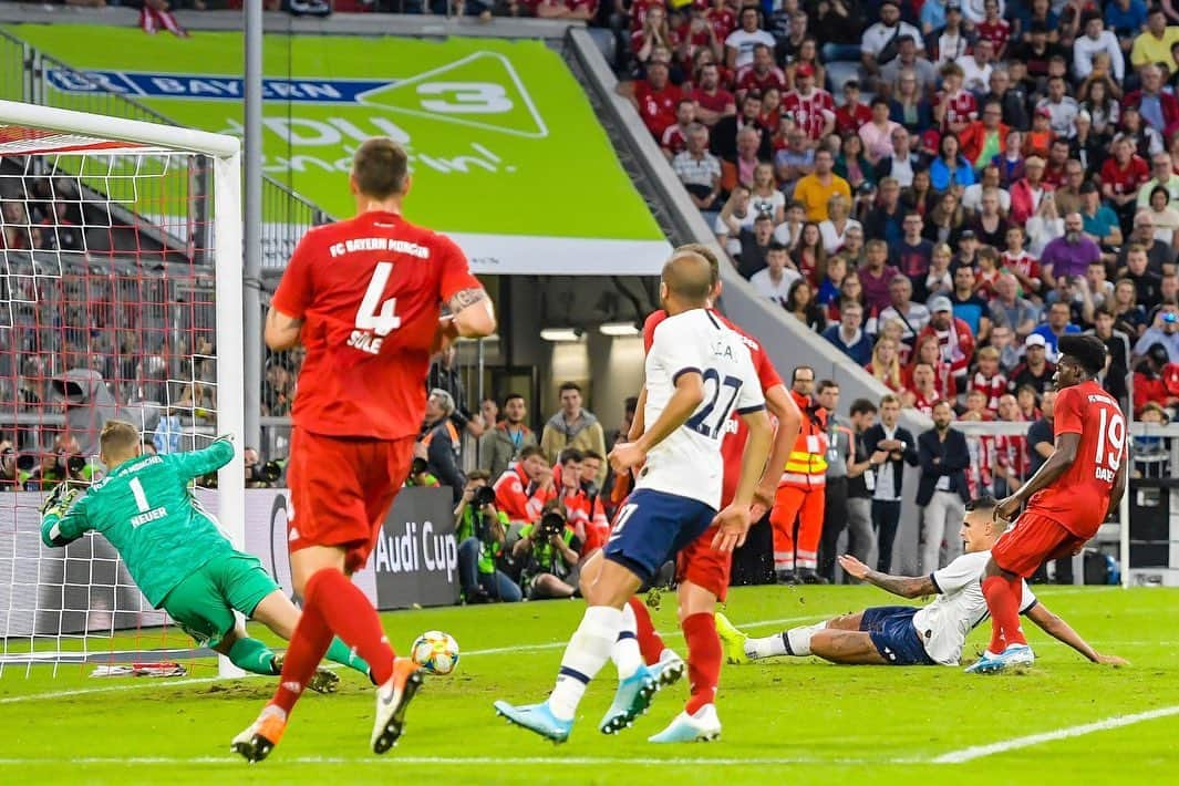 エリク・ラメラさんのインスタグラム写真 - (エリク・ラメラInstagram)「Great feeling for the team before the start of the season 💪👏 Buenas sensaciones para el equipo antes del comienzo de la temporada 💪👏 #coys #audicup2019 #ms17captain?😮🤣」8月1日 6時42分 - eriklamela