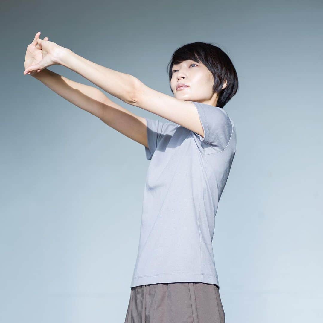 MUJI USAさんのインスタグラム写真 - (MUJI USAInstagram)「Treated to resist sweat stains, this is the perfect t-shirt for summer. Soft and breathable fabric that always feels comfortable. In a soft, gentle fit you’ll love.  Shop all Sweat Resistant T-Shirts in stores and online, now on clearance. #muji #mujiusa #summer」8月1日 7時07分 - mujiusa