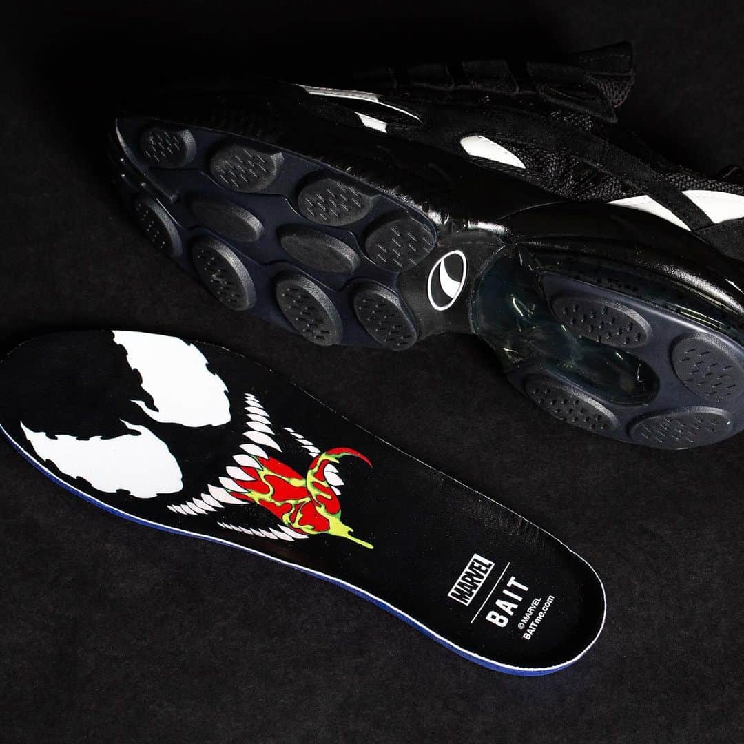 Foot Lockerさんのインスタグラム写真 - (Foot LockerInstagram)「The Extraterrestrial Symbiote. BAIT x #Puma Cell Venom  comes w/ Alien Canister Available Now, Online Only | TAP TO BUY!」8月1日 7時40分 - footlocker