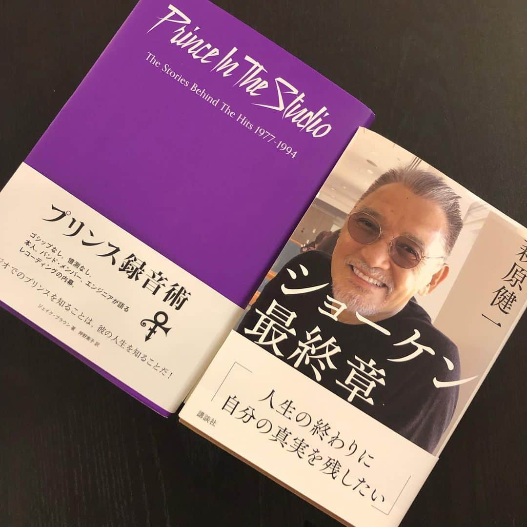 布袋寅泰さんのインスタグラム写真 - (布袋寅泰Instagram)「今は亡き2人の物語を読む。 #prince #ショーケン」8月1日 8時10分 - hotei_official