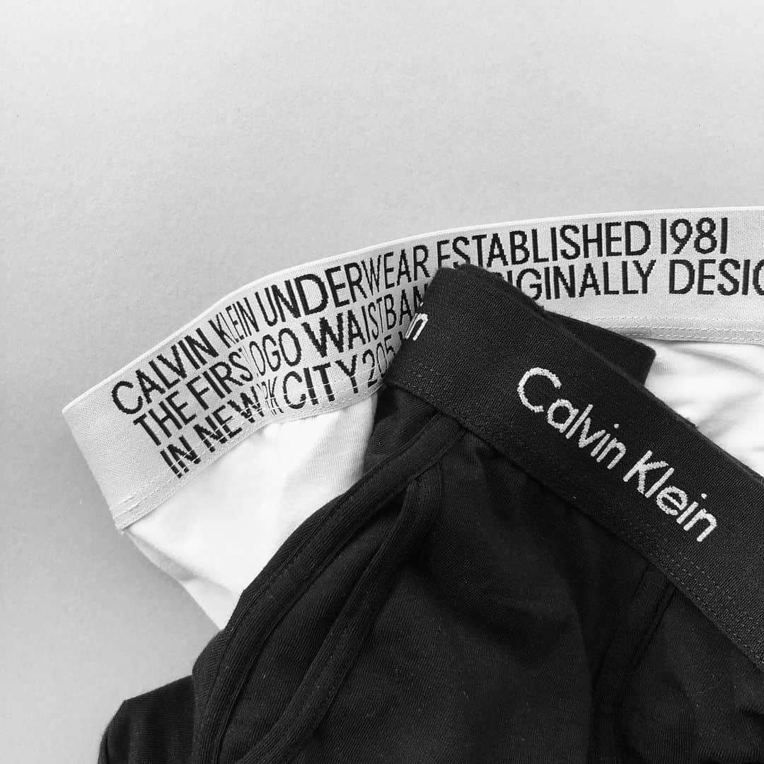 陣内勇人さんのインスタグラム写真 - (陣内勇人Instagram)「Calvin Klein  嬉しいgift 白は 緊張感でしかないです  1981 @calvinklein」8月1日 8時38分 - hayato.jinnouchi