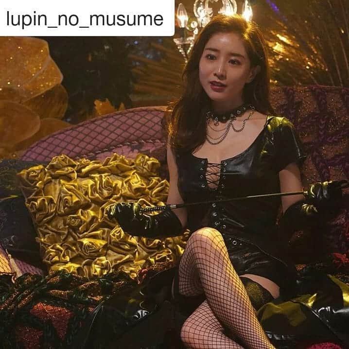 岡山放送さんのインスタグラム写真 - (岡山放送Instagram)「#Repost @lupin_no_musume (@get_repost) ・・・ ＼＼#田中みな実 さん出演決定㊗️／／﻿ ﻿ #ルパンの娘 に田中みな実さんの出演が決定🥰﻿ ﻿ ﻿ “Ｌの一族”を敵対視する女泥棒・双葉美羽﻿ ﻿ ﻿ 美羽は、甘い言葉とパンチラという﻿ ﻿ 匠なテクニックで男を誘惑して﻿ ﻿ 金品を奪う泥棒です💗💗💗﻿ ﻿ ﻿ 色気たっぷりなオフショットも﻿ お楽しみに🥰💗✨﻿ ﻿ #ルパンの娘 💎 #第4話は8月1日﻿ ﻿ #深田恭子 #瀬戸康史 #小沢真珠 #栗原類 #どんぐり #藤岡弘、#加藤諒 #大貫勇輔 #信太昌之 #マルシア  #麿赤兒 #渡部篤郎#フジテレビ#FNS#8ch#OHK」8月1日 8時33分 - ohk_official