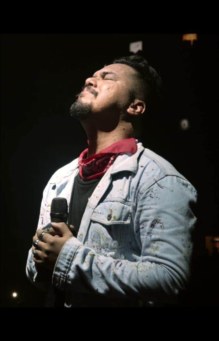 Sorriso Marotoのインスタグラム：「Dia 31/AGO tem o show de lançamento da turnê #AoCuboAoVivoEmCores no palco do Credicard Hall e nós estamos esperando vocês pra curtirem os novos e antigos sucessos em uma noite inesquecível! 😍 Não dá pra ficar de fora, hein! 😉 Garanta já seu ingresso 👉🏾🎟 http://bit.ly/sm3credicardhall」