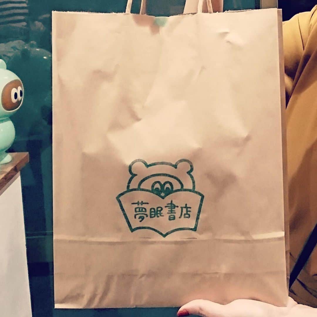 土岐麻子さんのインスタグラム写真 - (土岐麻子Instagram)「そして、開店祝いに、土岐チームからドデカスタンプを…！ 手提げ袋や本の袋に、これから活躍してくれることを願います。」8月1日 14時14分 - tokiasako