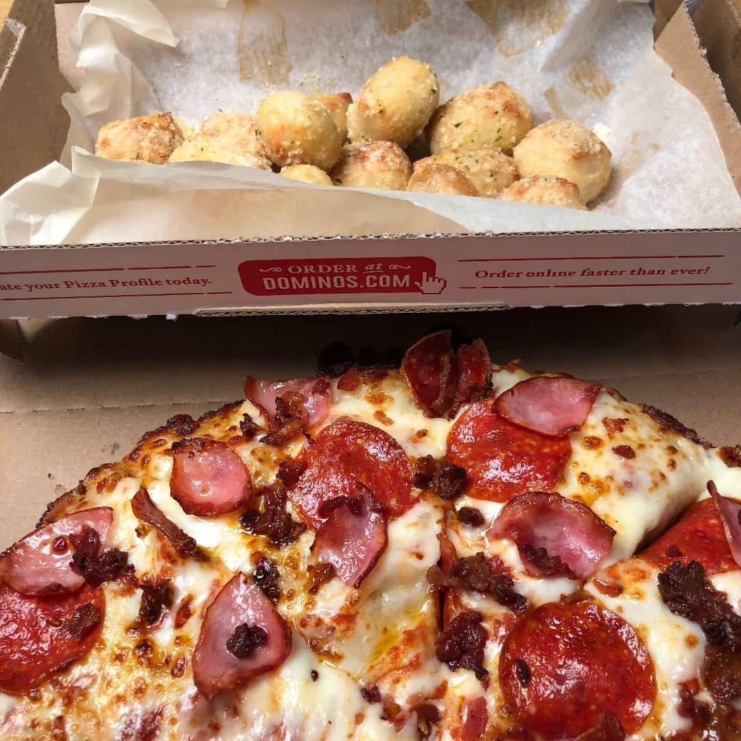 Domino's Pizzaさんのインスタグラム写真 - (Domino's PizzaInstagram)「Just over here admiring this dynamic duo.」8月1日 9時00分 - dominos