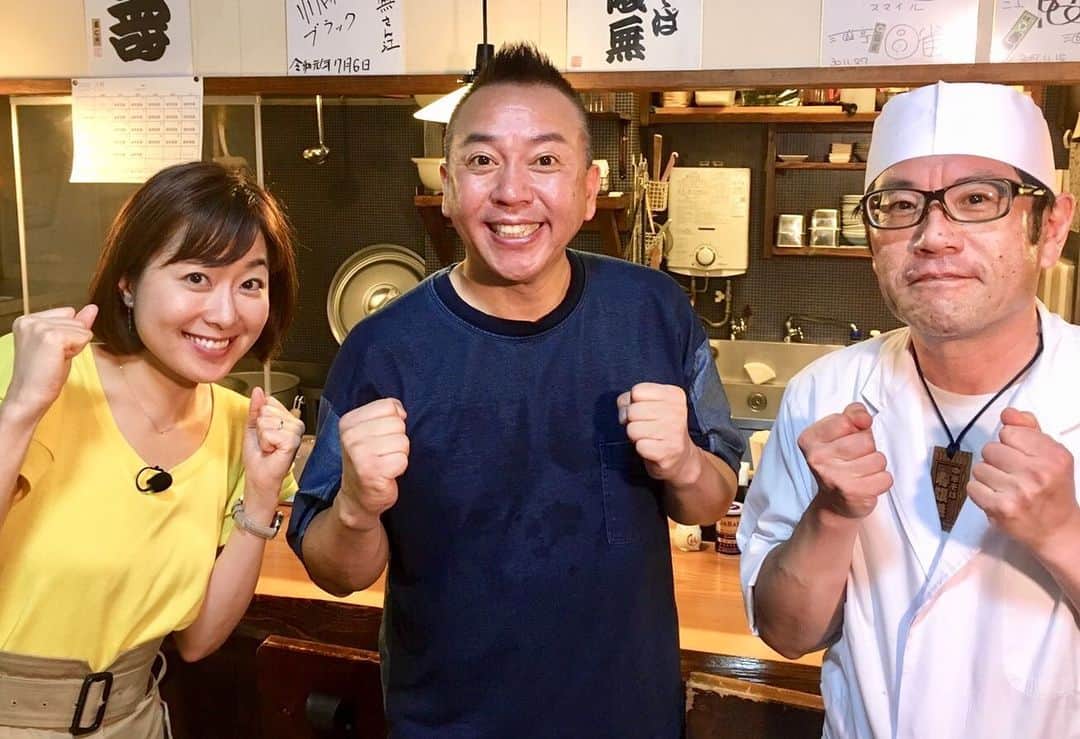 のインスタグラム：「けさの特集は #林家たい平 師匠おもてなし🍜‼️ 落語の演目名 #寿限無 が店名というラーメン屋さんへ🍜 出汁を丁寧にとったしょうゆラーメンが絶品の店ですが、店主は大の落語好き‼️ 同じ埼玉出身のたい平師匠に会えて 店主の千葉さん大感激の様子でした！  たい平師匠には  うどんやそばをすする仕草や音を演じて頂きました！同じ麺でも音の違いがはっきり分かりました！ 本物の麺料理を前にエアー麺すすりをしていただきありがとうございました‼️😊 そんな林家たい平師匠も出演される #博多天神落語まつり は 11月1日から4日 博多や天神、小倉で開催されます！ チケット発売中です🎟‼️」