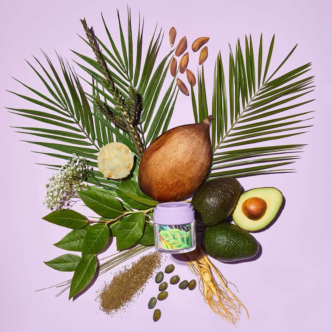 Tarte Cosmeticsさんのインスタグラム写真 - (Tarte CosmeticsInstagram)「Highlighting our baba bomb vegan moisturizer for #NationalAvocadoDay! 🥑✨ This whipped moisturizer is powered by avocado AKA natural oil rich in vitamins A, B1, B2, D, E to soothe & hydrate the skin! @sephora #crueltyfree #rethinknatural #naturalartistry #tarteskin #veganskincare #plantpowered」8月1日 9時10分 - tartecosmetics