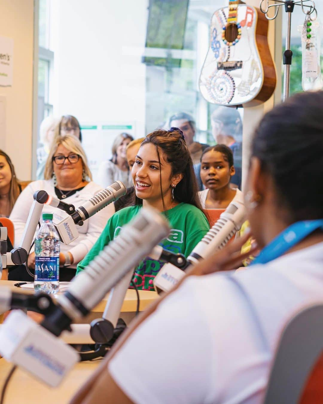 ライアン・シークレストさんのインスタグラム写真 - (ライアン・シークレストInstagram)「Such an incredible day at @ChildrensATL with back-to-back visits from @ShawnMendes and @AlessiasMusic! The kids will be wearing those smiles for a very long time. Thank you both for making this happen :)」8月1日 9時21分 - ryanseacrest