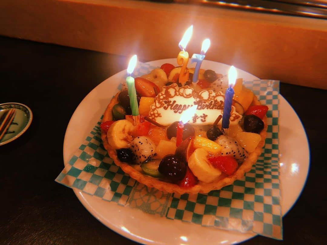 川口春奈さんのインスタグラム写真 - (川口春奈Instagram)「相方の遅れすぎたお誕生日をお祝いしました。念願の麻祐子さんにも会えて幸せな夜でした♡あずさおめでとうー♡いつもありがとう！」8月1日 9時17分 - haruna_kawaguchi_official