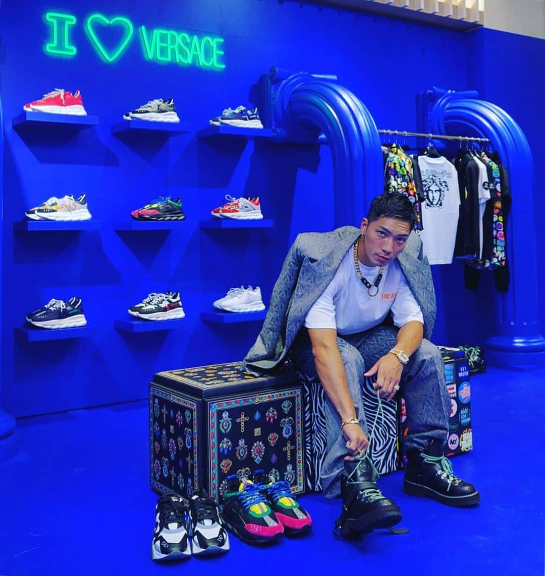 野替愁平さんのインスタグラム写真 - (野替愁平Instagram)「I 💙 VERSACE.  #ベルサーチェ #Versace #POPUP」8月1日 9時31分 - sway_ldh