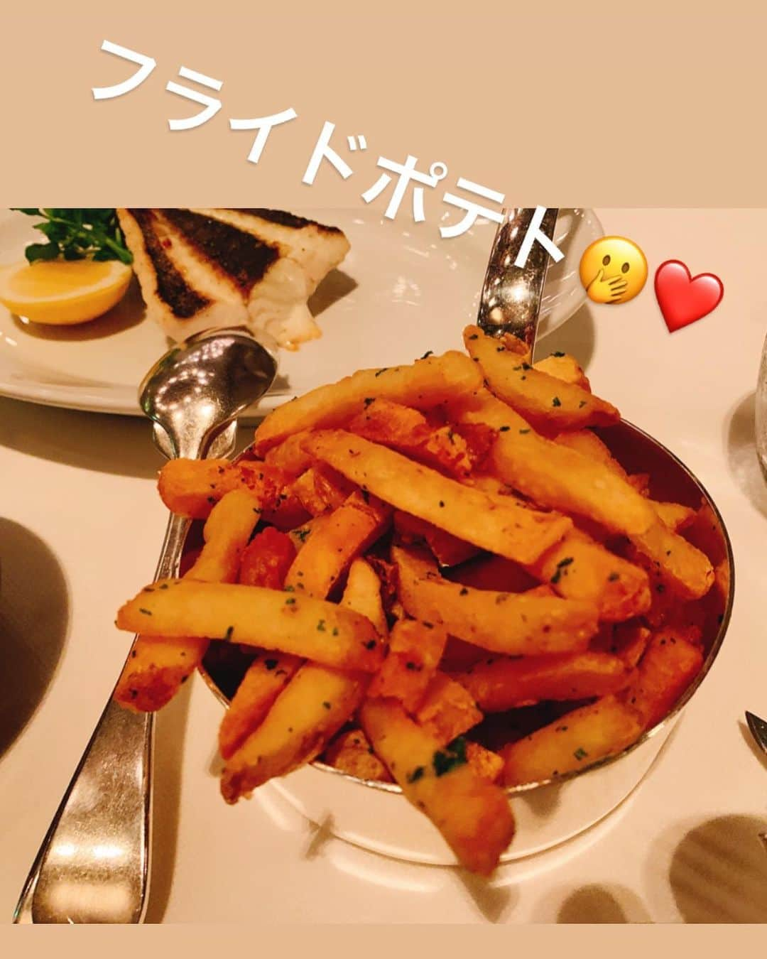 間宮梨花さんのインスタグラム写真 - (間宮梨花Instagram)「20ヶ月記念日😘❤️💕六本木ヒルズにあるステキなレストランに連れてってもらったよ☺️💕夫婦になってからゎ3ヶ月やね❤️付き合った時からずっと記念日を大事にしてくれる旦那くん😍💕いつもドキドキさせられる、、、❤️❤️❤️ 昔も今も大好きが止まらないです☺️ #20ヶ月記念日 #六本木ヒルズ #レストラン #記念日ディナー #相澤夫婦 #全部おいしい」8月1日 10時05分 - rika_aizawa0329