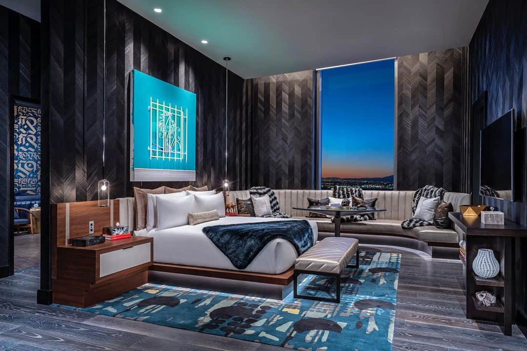 Palms Casino Resortのインスタグラム：「Different by design. Hardwood Suite.」