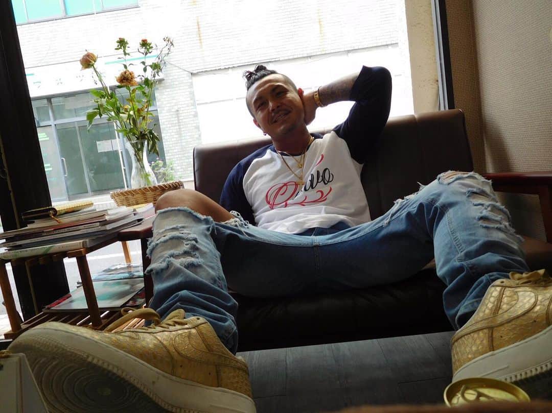 武井勇輝のインスタグラム：「belatedly congratulations !  new era the neme of "reiwa"  遅くなったけど、新元号『令和』  おめでとう！  #令和 #修行中 #hiphop #俺は俺」